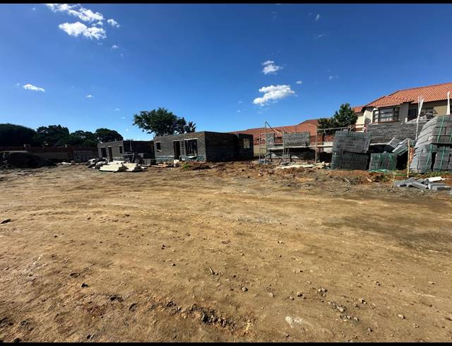 3 BEDROOM SECTIONAL TITLE FOR SALE IN WATERVAL EAST